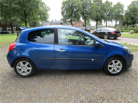 Renault Clio - 1.2-16V Authentique Stuurbekrachtiging Airco Lichtmetalen Velgen - 1