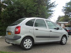 Citroën Xsara Picasso - 1.6i * Airco * Nw-Type * 5Drs * BUDGET