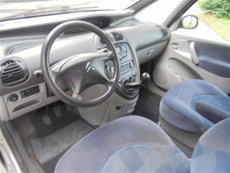 Citroën Xsara Picasso - 1.6i * Airco * Nw-Type * 5Drs * BUDGET - 1