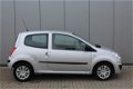 Renault Twingo - 1.2 16V Dynamique AIRCO - 1 - Thumbnail