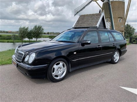 Mercedes-Benz E-klasse Combi - 320 Avantgarde 7-persoons full options in NIEUWSTAAT YOUNGTIMER - 1