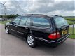 Mercedes-Benz E-klasse Combi - 320 Avantgarde 7-persoons full options in NIEUWSTAAT YOUNGTIMER - 1 - Thumbnail