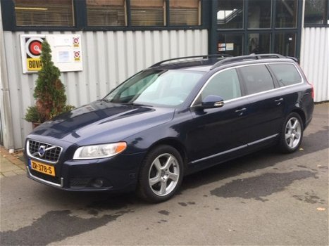 Volvo V70 - 2.5T/FT 231PK AUT Momentum - 1