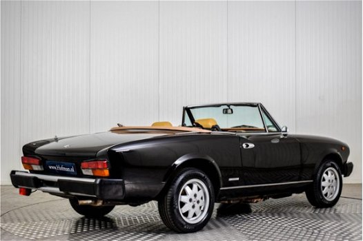 Fiat 124 Spider - Pininfarina Europe - 1