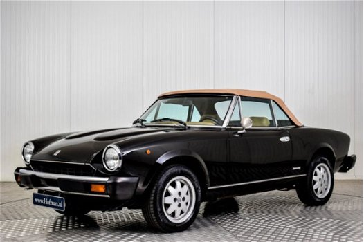 Fiat 124 Spider - Pininfarina Europe - 1