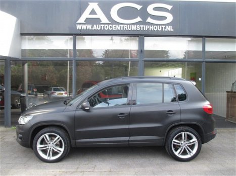 Volkswagen Tiguan - 2.0 TSI DSG AUTOMAAT 4 MOTION AIRCO XENON LM VELGEN 19