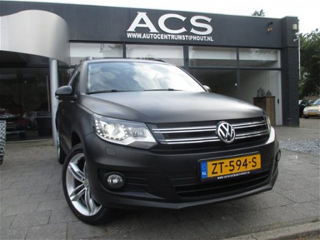 Volkswagen Tiguan - 2.0 TSI DSG AUTOMAAT 4 MOTION AIRCO XENON LM VELGEN 19