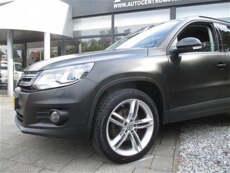 Volkswagen Tiguan - 2.0 TSI DSG AUTOMAAT 4 MOTION AIRCO XENON LM VELGEN 19