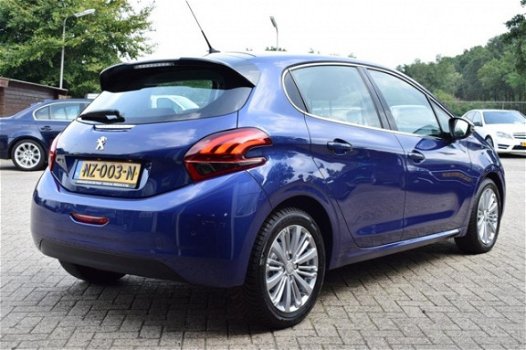 Peugeot 208 - 1.6 BlueHDI Executive Navi | PDC | LMV *All in prijs - 1