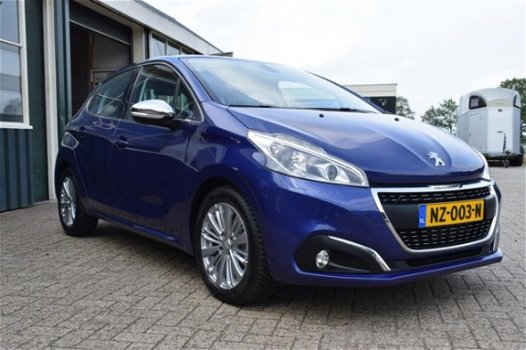 Peugeot 208 - 1.6 BlueHDI Executive Navi | PDC | LMV *All in prijs - 1