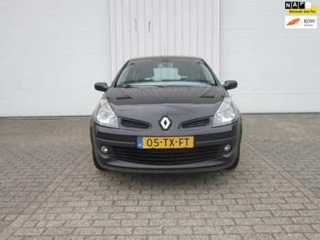 Renault Clio - 1.6-16V Dynamique S Zeer nette auto, dealer onderhouden. Cruise, Pano, Clima en LM Ve - 1