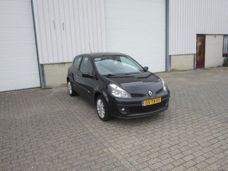 Renault Clio - 1.6-16V Dynamique S Zeer nette auto, dealer onderhouden. Cruise, Pano, Clima en LM Ve - 1