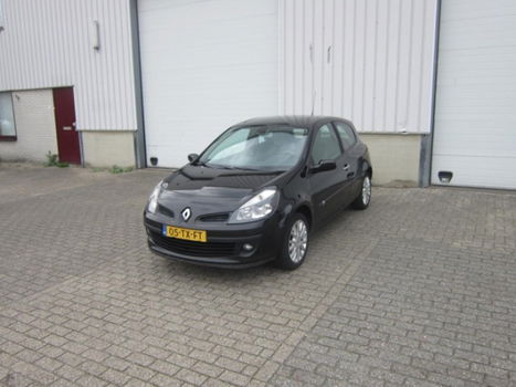 Renault Clio - 1.6-16V Dynamique S Zeer nette auto, dealer onderhouden. Cruise, Pano, Clima en LM Ve - 1