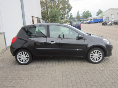 Renault Clio - 1.6-16V Dynamique S Zeer nette auto, dealer onderhouden. Cruise, Pano, Clima en LM Ve - 1