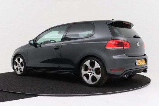 Volkswagen Golf - 2.0 GTI 211 PK | Xenon | Navi | Parkeersensoren - 1