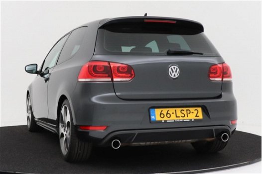 Volkswagen Golf - 2.0 GTI 211 PK | Xenon | Navi | Parkeersensoren - 1