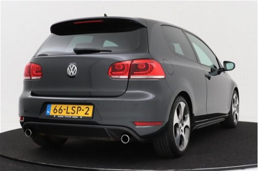 Volkswagen Golf - 2.0 GTI 211 PK | Xenon | Navi | Parkeersensoren - 1