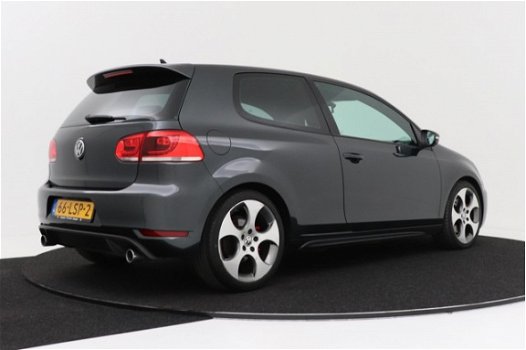 Volkswagen Golf - 2.0 GTI 211 PK | Xenon | Navi | Parkeersensoren - 1