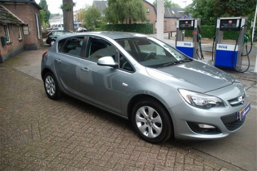 Opel Astra - 1.4 Turbo Edition - 1