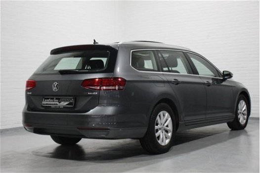 Volkswagen Passat Variant - 1.6 TDI 120 pk 360 Camera, Leder, Panoramadak, Navi, LED Koplampen, Adap - 1