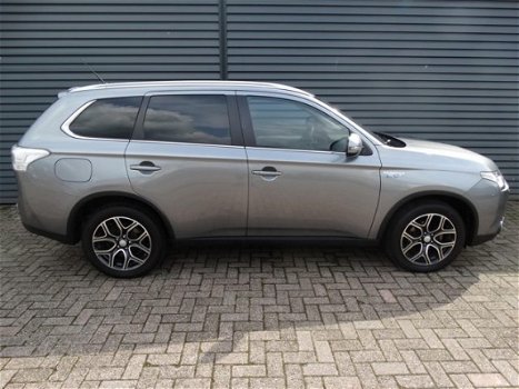 Mitsubishi Outlander - 2.0 PHEV Executive Edition X-Line EX BTW - 1