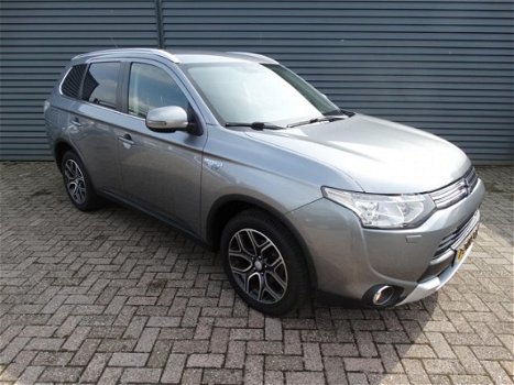 Mitsubishi Outlander - 2.0 PHEV Executive Edition X-Line EX BTW - 1