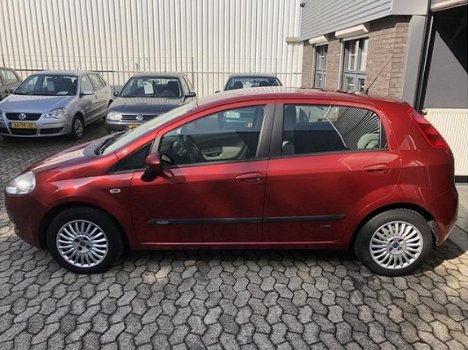 Fiat Grande Punto - 1.4 Dynamic 5DRSAIRCO ZEER NETTE GOED ONDERHOUDEN - 1