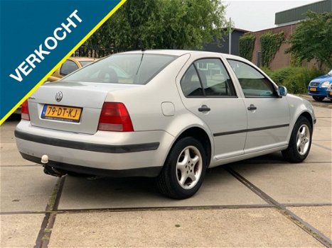 Volkswagen Bora - 1.6 Trendline/Airco/Elek.ramen/Nieuwe Apk - 1