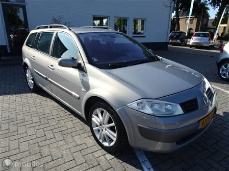 Renault Mégane Grand Tour - 1.6-16V Privilège Comfort - 1