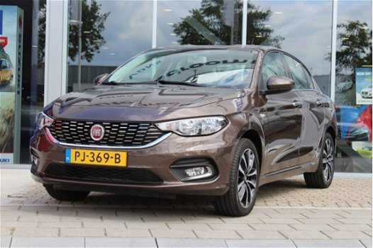 Fiat Tipo. - 1.4 16V Lounge Navi / Clima / Cruise / 5200km vanaf € 269, - p.mnd 0492588976 app/mobie - 1