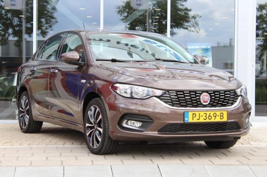 Fiat Tipo. - 1.4 16V Lounge Navi / Clima / Cruise / 5200km vanaf € 269, - p.mnd 0492588976 app/mobie - 1