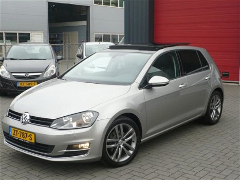 Volkswagen Golf - 1.2 TSI Business Edition Connected , Pano-Dak, Navi, Zeer Mooi - 1