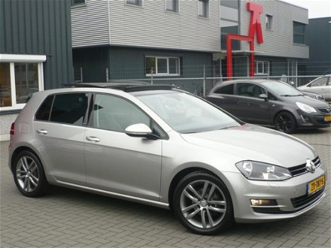 Volkswagen Golf - 1.2 TSI Business Edition Connected , Pano-Dak, Navi, Zeer Mooi - 1