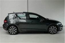 Volkswagen Golf - 1.4 TSI GTE Adaptive Cruise