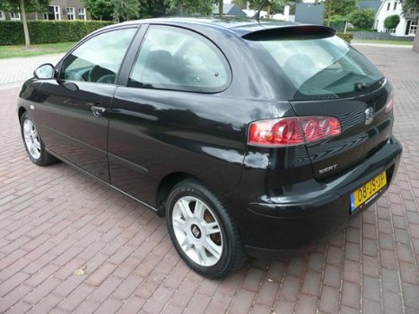 Seat Ibiza - 1.4-16V Signo 2002 ZWART/CLIMATRONIC/LICHTMETALEN VELGEN - 1