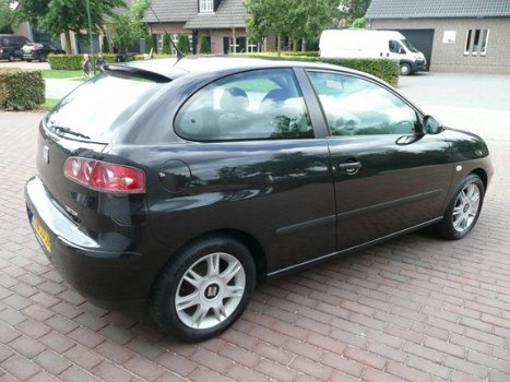 Seat Ibiza - 1.4-16V Signo 2002 ZWART/CLIMATRONIC/LICHTMETALEN VELGEN - 1