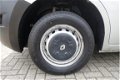 Renault Master - T33 2.3 dCi 136pk L2H2 met Dhollandia laadlift / lease vanaf € / airco / cruise / n - 1 - Thumbnail