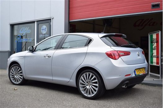 Alfa Romeo Giulietta - 1.4 T Distinctive Lusso TCT 170 pk NAP - 1