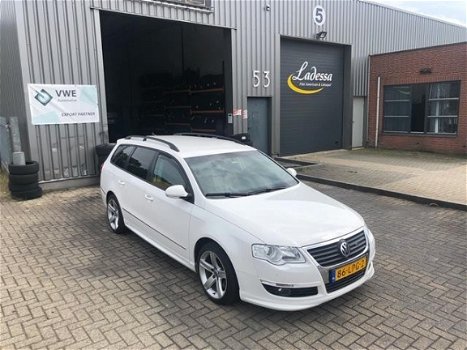 Volkswagen Passat Variant - 1.6 TDI BlueMotion LEER NAVI R36 BODYKIT GECHIPT 138PK - 1