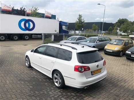 Volkswagen Passat Variant - 1.6 TDI BlueMotion LEER NAVI R36 BODYKIT GECHIPT 138PK - 1