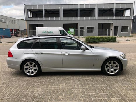 BMW 3-serie Touring - 320d High Executive | Pano | Navi - 1