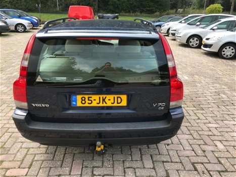 Volvo V70 - 2.4 D5 Comfort Line nieuwe apk - 1