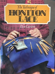 The technique of honiton lace, Elsie Luxton (Kantklossen)