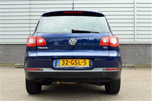 Volkswagen Tiguan - 1.4 TSI Sport&Style 4Motion RIJKLAAR PRIJS-GARANTIE Navigatie Trekhaak - 1