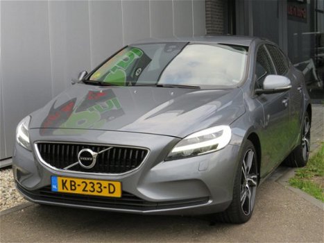 Volvo V40 - 2.0 D3 Nordic+ R-Design Look Standkachel LED 18 Inch PDC Clima Navi - 1