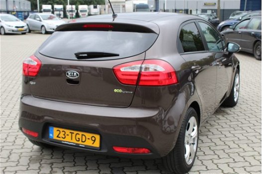 Kia Rio - 1.1 CRDi Plus Pack Euro 5, BTW auto airco, radio cd speler, elektrische ramen, led dagrij - 1