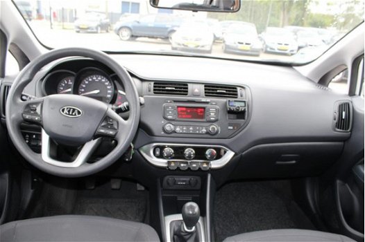 Kia Rio - 1.1 CRDi Plus Pack Euro 5 airco, radio cd speler, elektrische ramen, afneembare trekhaak, - 1