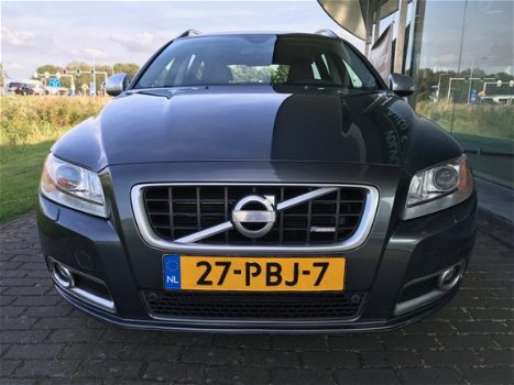 Volvo V70 - 2.0T R-Edition Automaat Camera Spoiler Navigatie Stoelverwarming - 1