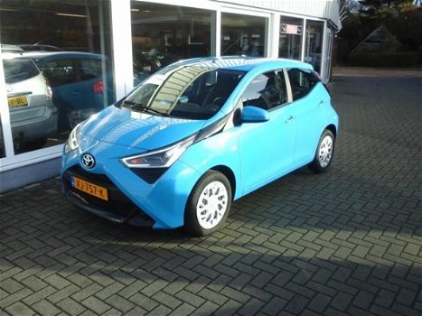 Toyota Aygo - 1.0 VVT-i x-play 5 drs. Airco Nieuw model - 1