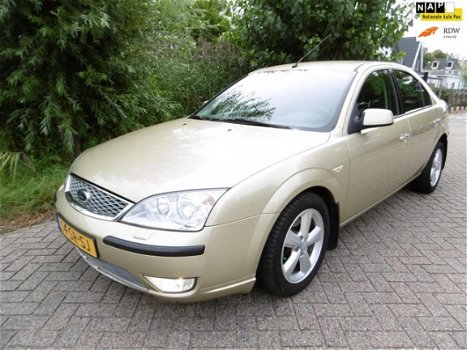 Ford Mondeo - 1.8-16V Platinum 125pk 5 deurs Navi Clima Cruise Etc - 1